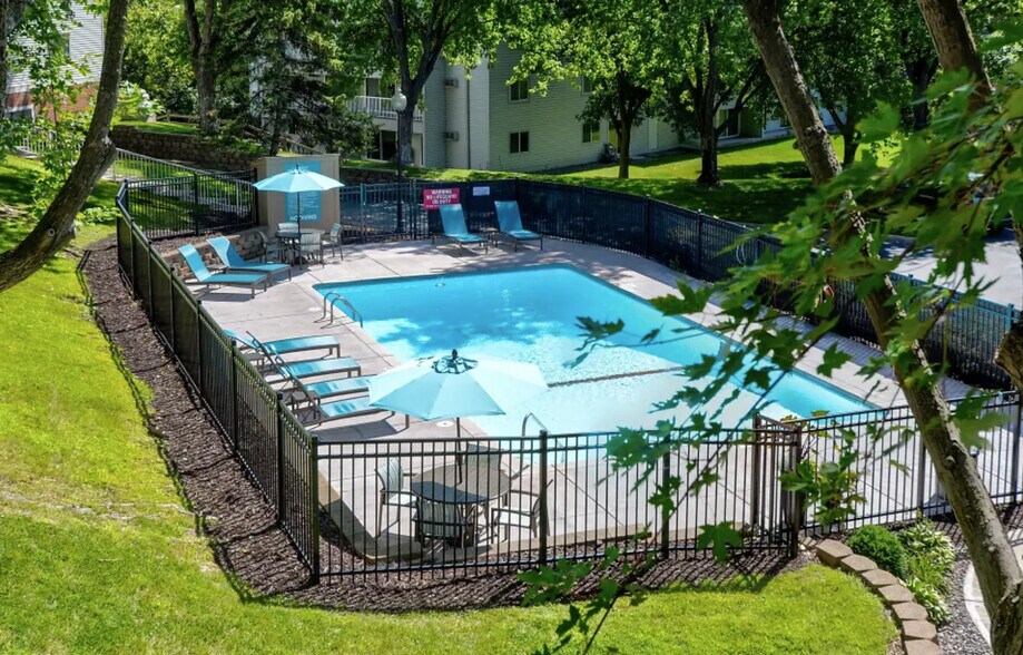 Hillcrest Place 165 County Road B2 E Little Canada MN 55117