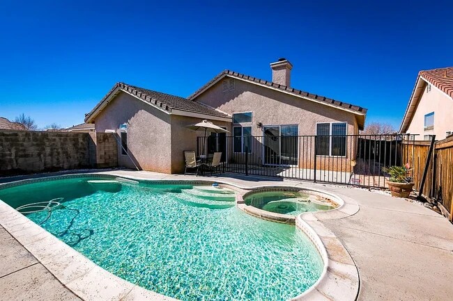 Building Photo - 9301 Nolina Dr
