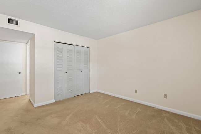 Building Photo - 54 Veronese Ct