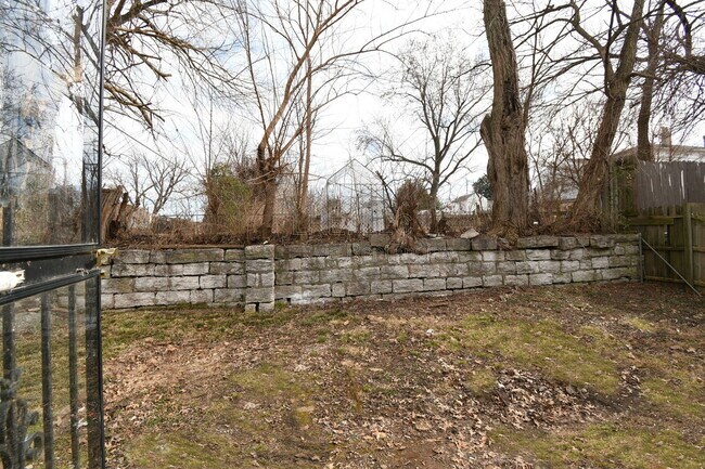 Building Photo - 715 N 33rd St