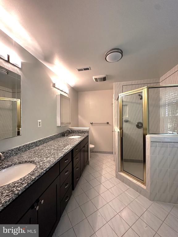 Building Photo - 9612 Whitecedar Ct