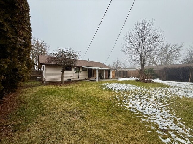 Building Photo - 7111 N Dakota St