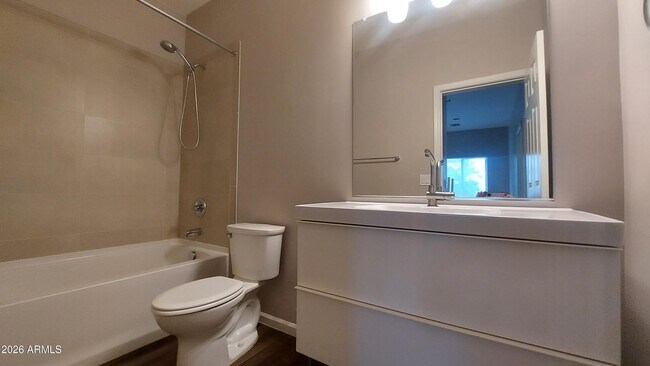 Building Photo - 1728 E Ocotillo Rd