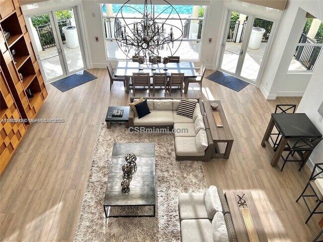 Building Photo - 3255 NE 184th St