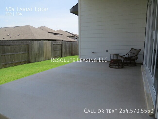 Building Photo - 404 Lariat Lp
