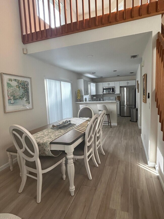 Building Photo - 1140 Staghorn St