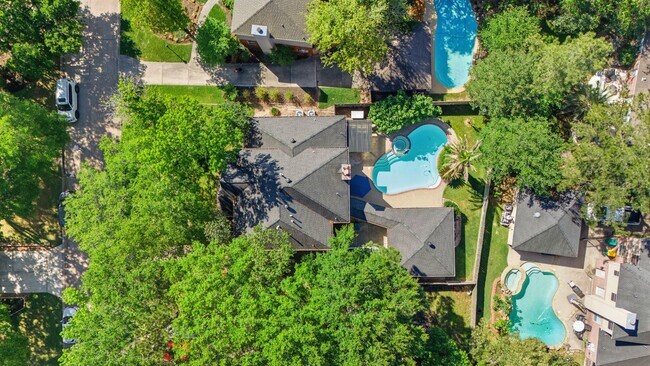 Building Photo - 26 E Sterling Pond Cir