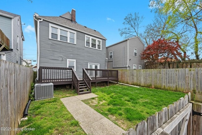 Building Photo - Spacious Home in the Heart of Clifton