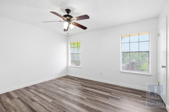 Building Photo - 8400 Jamestown Dr