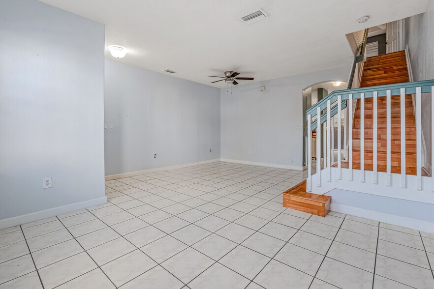 Building Photo - 5460 NW 107th Ave