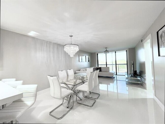 Building Photo - 1266 S Military Trail