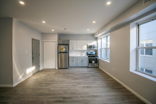 Building Photo - 214 Atlantic Ave