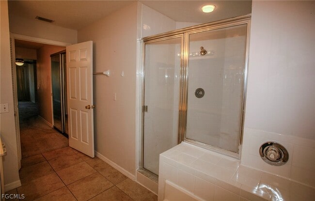 Building Photo - 732 Woodshire Ln