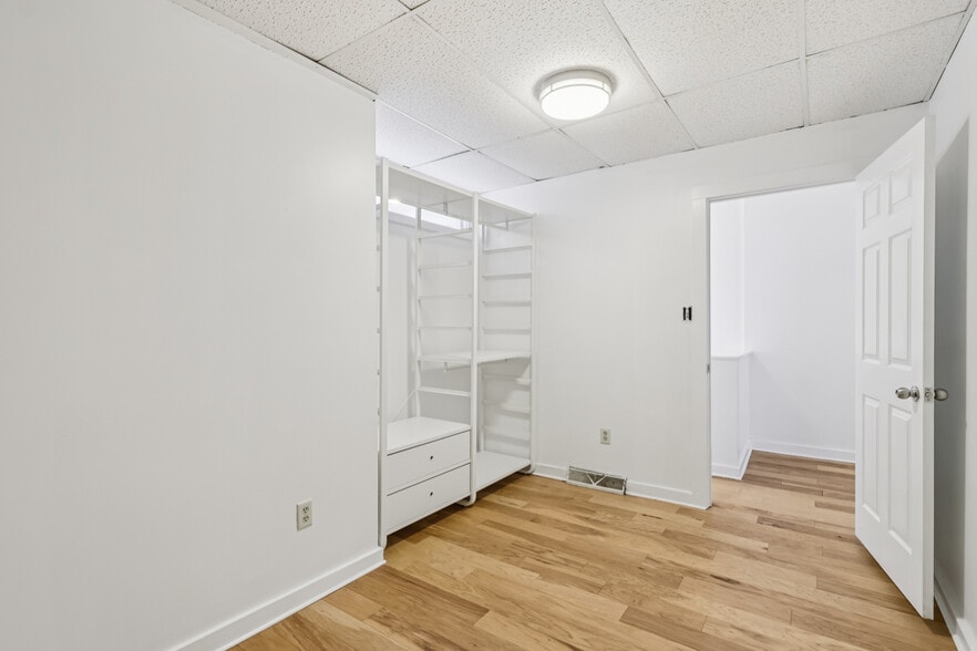 Bedroom 4 - 4723 Butler St
