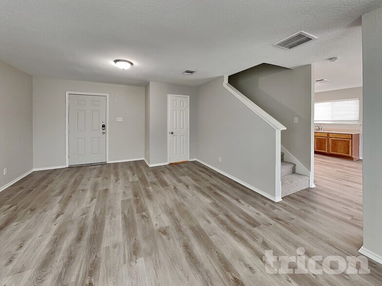 Building Photo - 8203 Maple Meadow Dr