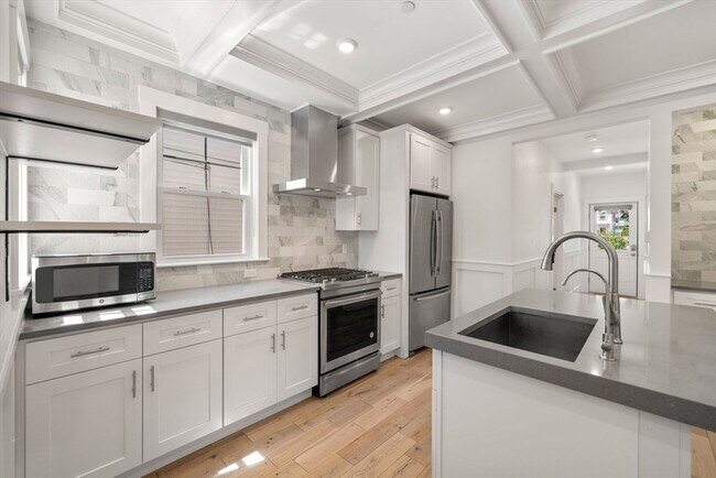 Building Photo - 36 Trull St
