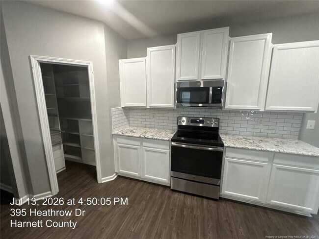 Building Photo - 395 Heathrow Dr