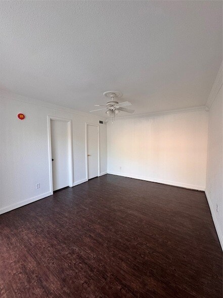 Building Photo - 6010 Dooley Dr