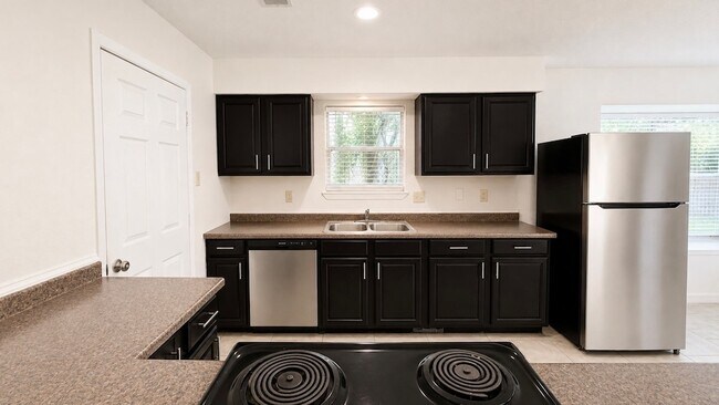 Building Photo - 1823 Pewter Ct