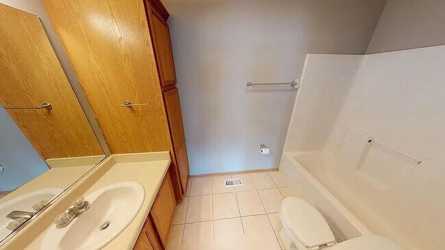 Building Photo - 2204 NW Ashton Ln