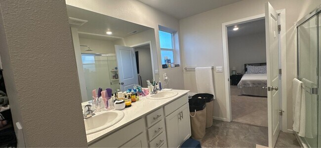 Building Photo - 477 Himalaya St. NE