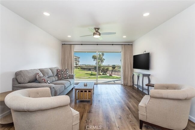 Building Photo - 645 Sunfish Way