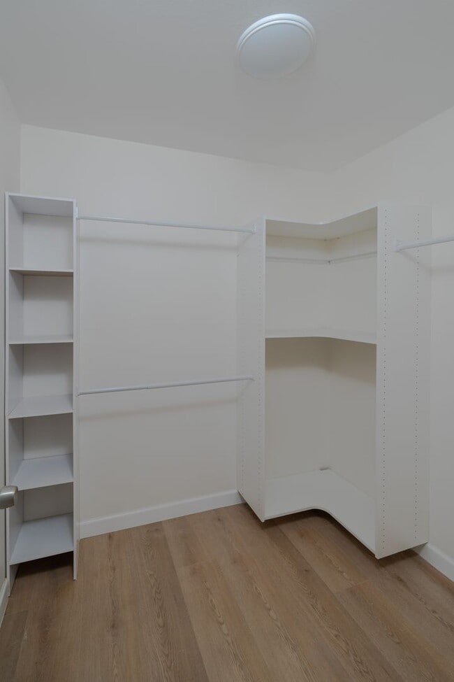 Building Photo - 2400DelM