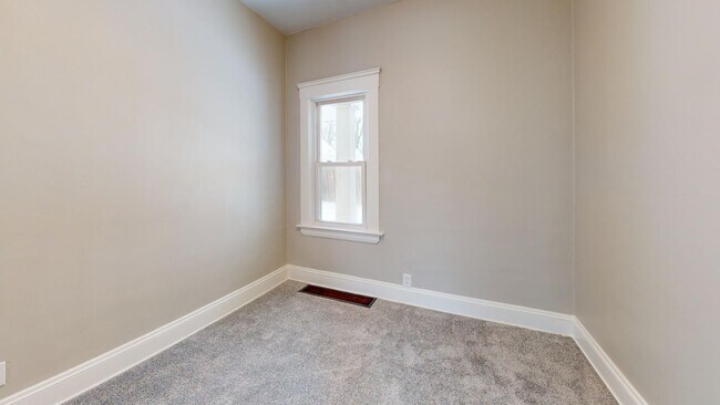 Building Photo - 4500 W 39th St
