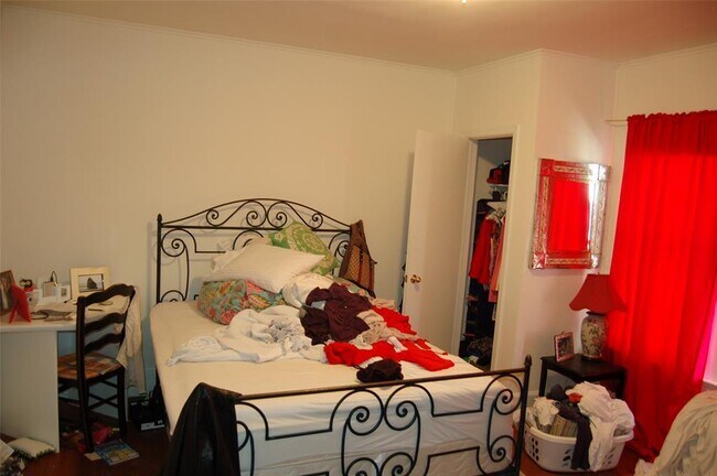 Building Photo - 1905 David St