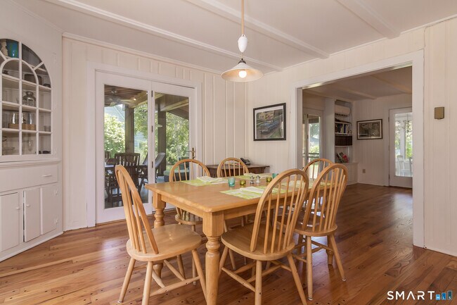 Building Photo - 116 Overshore Dr E