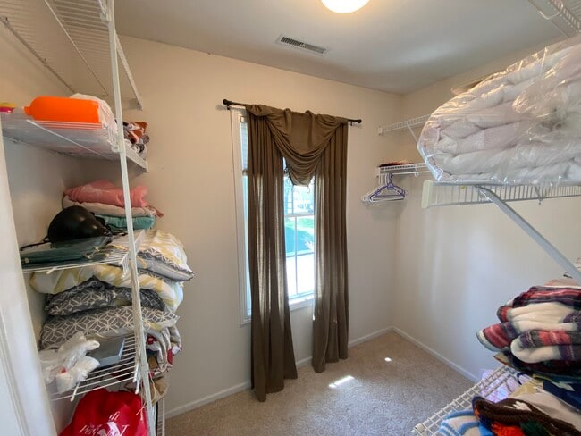 Building Photo - 2721 Hampton St