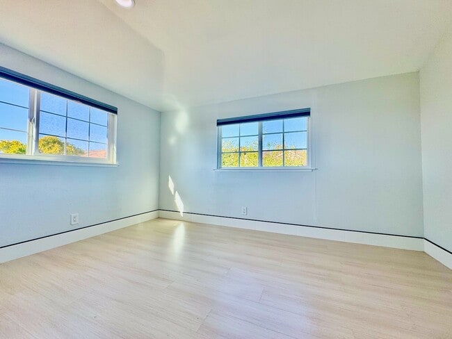 Building Photo - 3104 Linkfield Way
