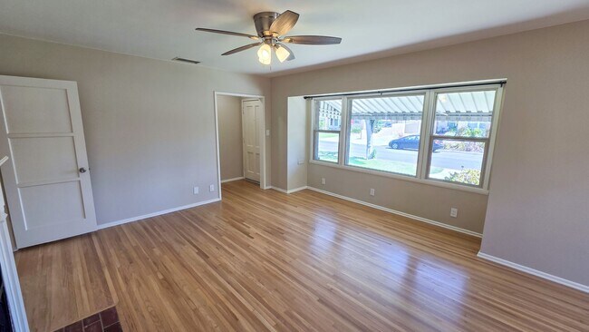 Building Photo - 6727 Boer Ave