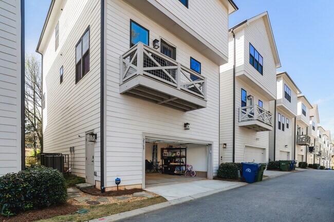 Building Photo - 2369 Rover Ct