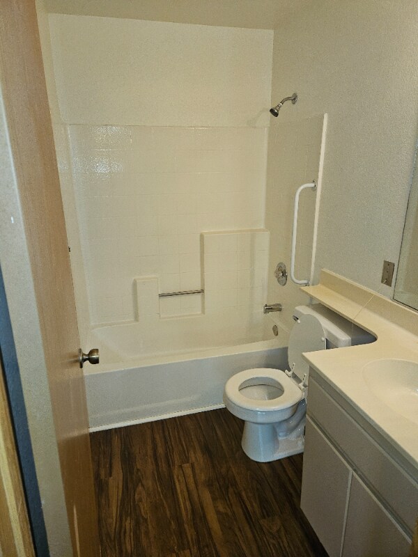 Building Photo - 1141 Persimmon Ave
