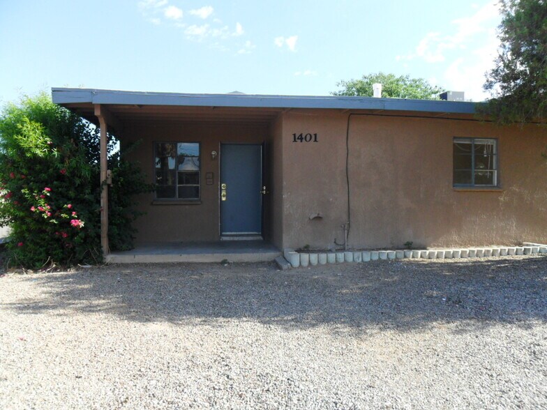 Unit #1 Entry - 1401 E Lee St