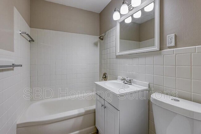 Building Photo - 4811 Martha Truman Rd