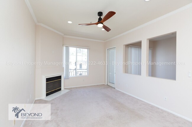 Building Photo - *** AMAZING 2 BD-2BTH CONDO W/ BONUS ROOM ...