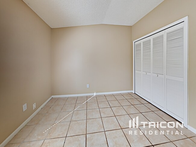Building Photo - 1166 Tyler Lake Cir