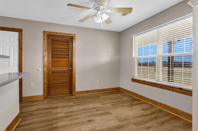 Building Photo - 7581 Cr333