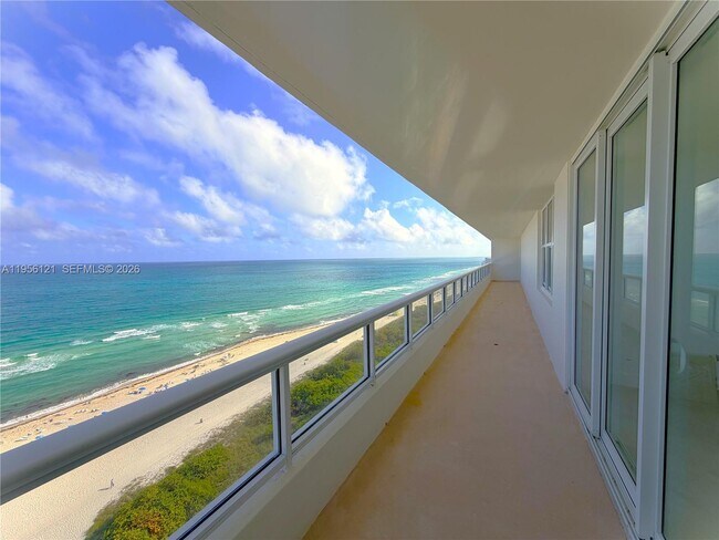 Building Photo - 5601 Collins Ave