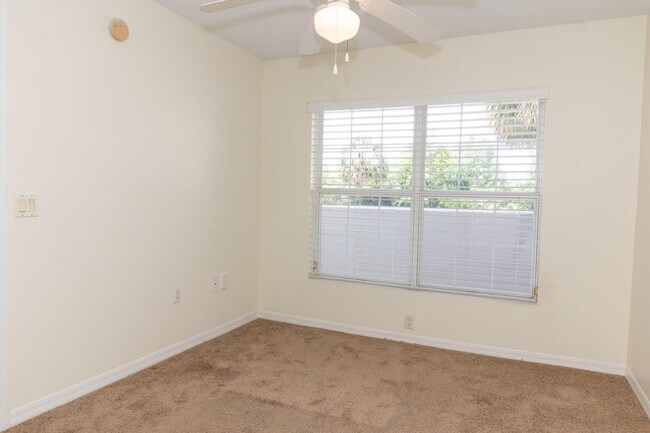 Building Photo - 4270 Calinda Ln