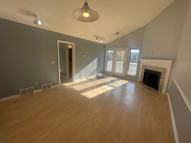 Building Photo - Lorandos Rental