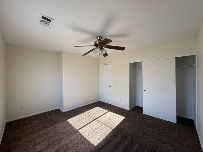 Building Photo - 43439 Bale Ct