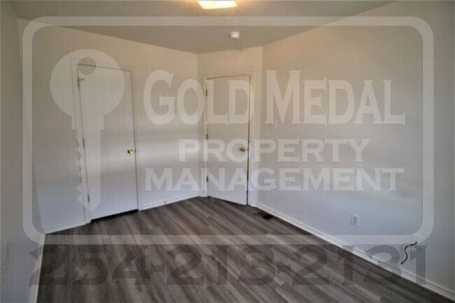 Building Photo - 4205 Alan Kent Dr