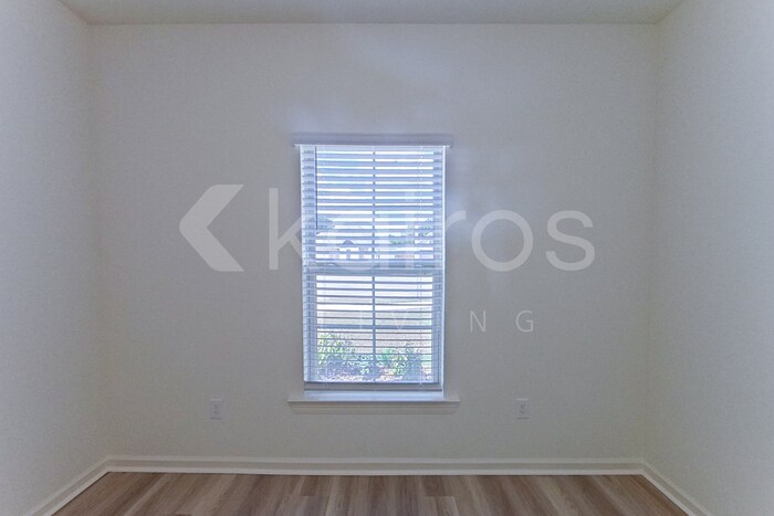 Building Photo - 204 Salvat Dr