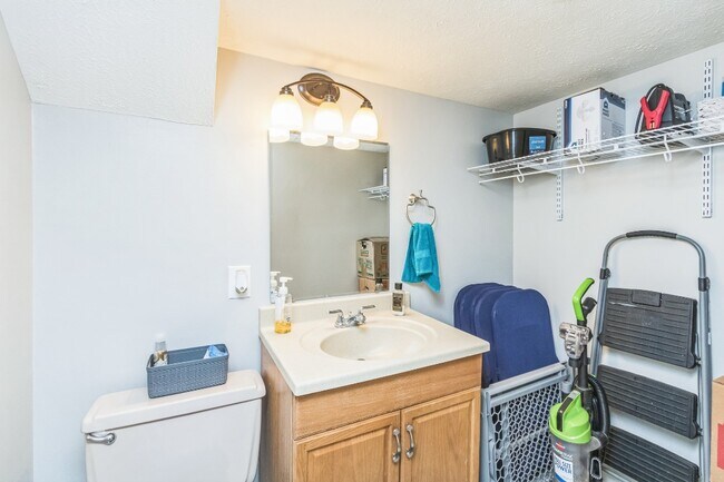 Building Photo - 15337 Edgehill Dr