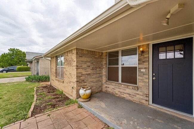 Building Photo - 8432 NW 92nd St