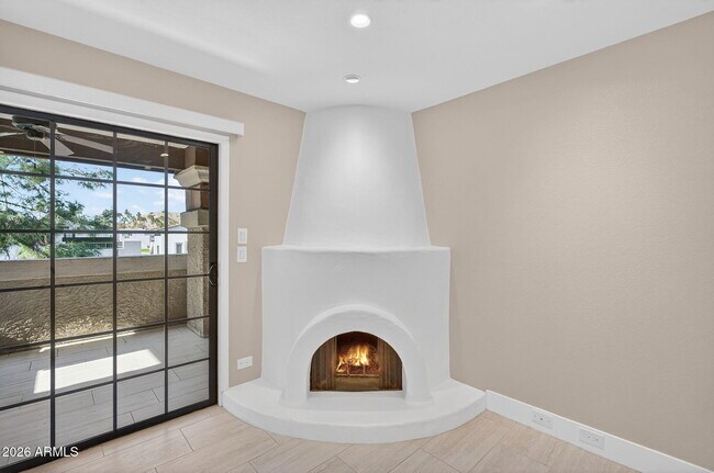 Building Photo - 7557 N Dreamy Draw Dr