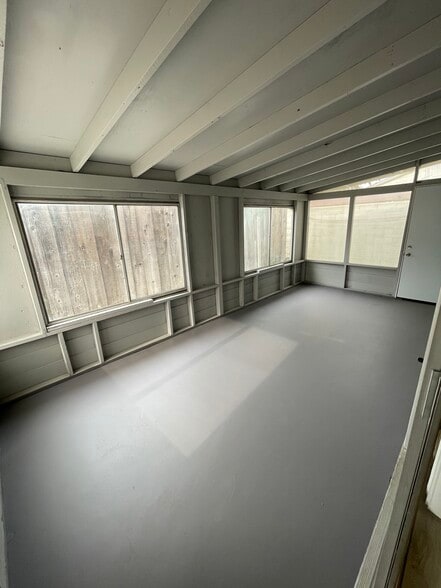 open air sunroom - 2005 240th St